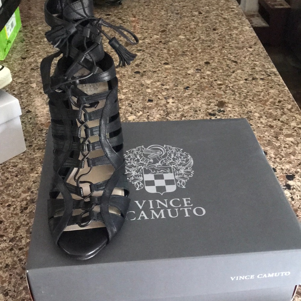 Heels - Picture 3 of 3